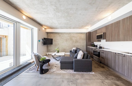 West Vancouver House | West Van Luxury Retreat 2BR 2BA Oceanview