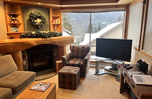 Whistler Creekside House | Whistler Creekside Townhome - 3BR - Ski in/Ski Out - Private Outdoor Hot Tub