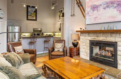 Whistler Village Condo | Whistler Village Premier Condo Ski-In Walk Up- Bike Park Direct Access - Hot Tub