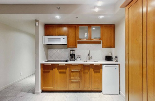 Whistler Village Hotel | Whistler - Whistler Peak Lodge 423
