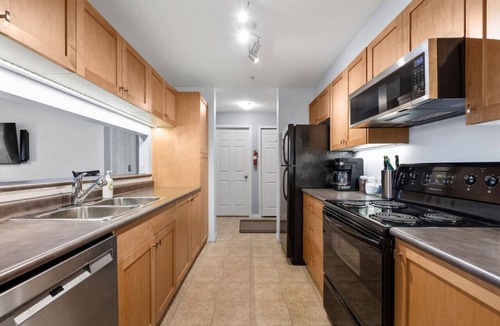 Radium Hot Springs Apartment | Whistling Peaks | Hot Tub | Pool | Gas Fireplace