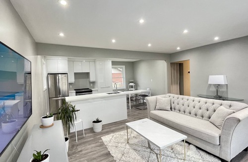 Merritton House | White House Suite - Sleeps 4