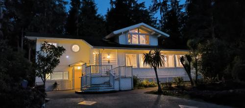 Tofino Villa | White House Tofino