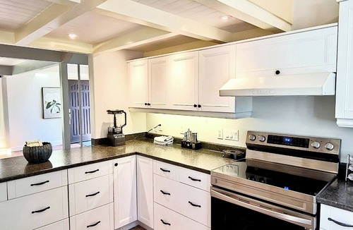 Tofino Villa | White House Tofino Downtown Villa