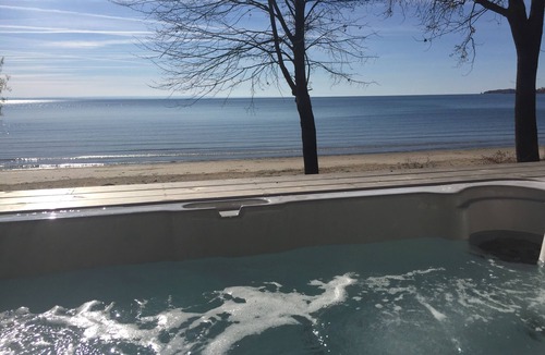 Ridgeway House | White Sand Beach Paradise In Canada's South Coast