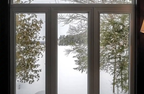 Utterson Cottage | Winter relaxation getaway lake front Muskoka cottage with spectacular views