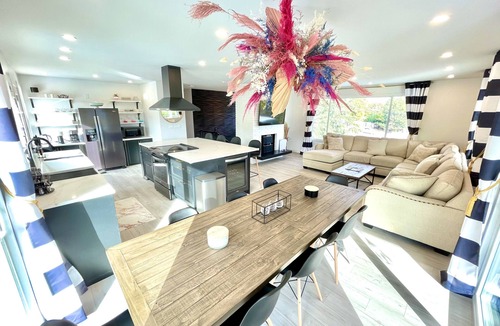 Central Okanagan House | Year-Round Heated Pool, Hot Tub, Private Vineyard, Lake Views