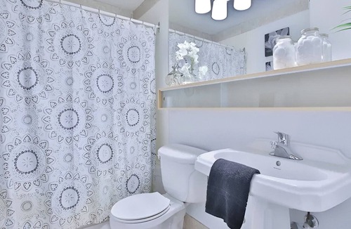 Church and Wellesley Apartment | Yorkville Bloor Suites- 2 minutes walk to Transit