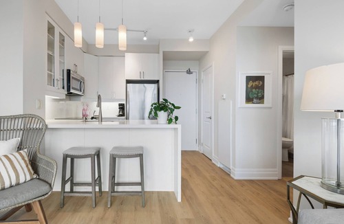 North Toronto Apartment | Yorkville Magic. Toronto's Finest Neighbourhood