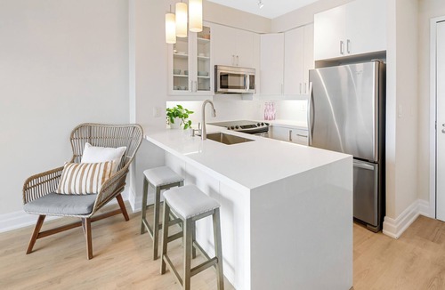 North Toronto Apartment | Yorkville Magic. Toronto's Finest Neighbourhood