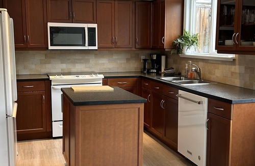 Brackendale House | Your 2-bedroom home near all the trails with Hottub