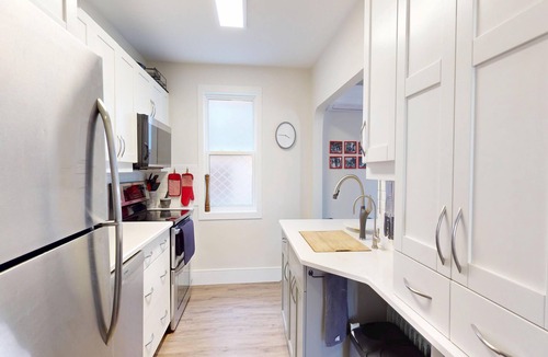 Cambridge House | Your Home Away From Home. 3 Bedrooms and an office, walking distance to Gaslight