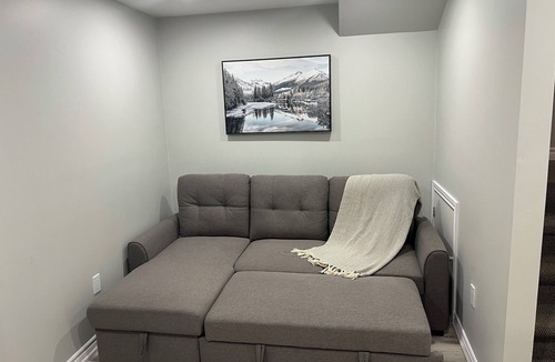 Niagara Falls House | YOUR home @ the FALLS - 10 mins from the FALLS 5 mins from plazas & mall
