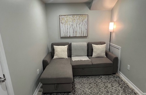 Niagara Falls House | YOUR home @ the FALLS - 10 mins from the FALLS 5 mins from plazas & mall