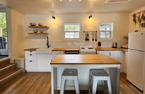 Tobermory Cottage | Your own Private Sand Beach Waterfront Grotto Flowerpot Fathom Hiking Tobermory