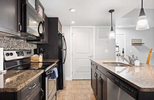 Copperstone Resort Condo | ⛰️Your Rocky Mountain Getaway Awaits! Pet friendly!⛰️ close to Banff, pet friendly