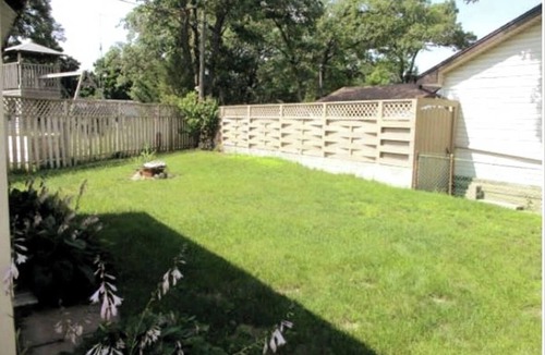 Sarnia House | Your Sarnia "City Cottage" is waiting for you!