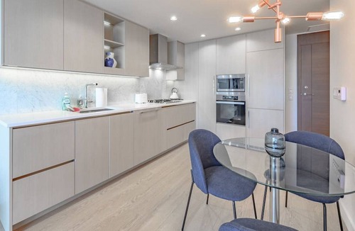 Yaletown Apartment | Zodiac Palaces 1BD + 1Den in Downtown #6