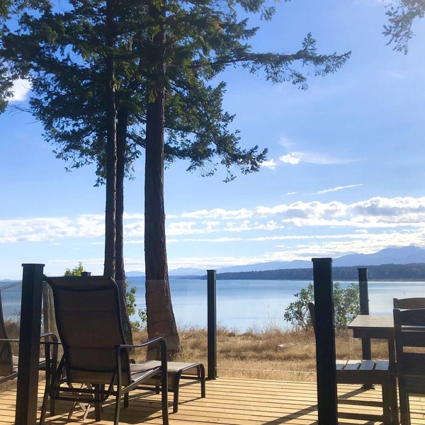 Beautiful Oceanfront ‘Cottage’ - Breathtaking Views,Beach,Pet Friendly,Fireplace