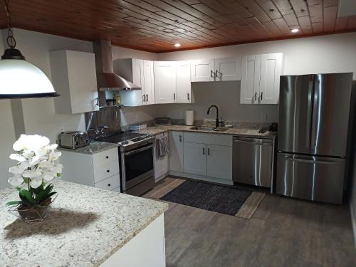 Fireside - Waterfront Resort Style Executive Cottage