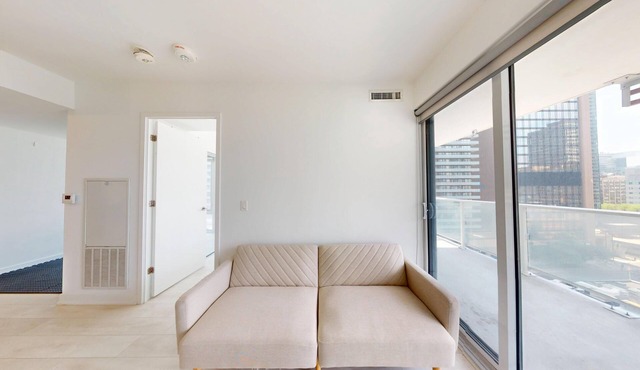 1+1 BR Eaton Centre, TMU, UofT, TGH SickKids