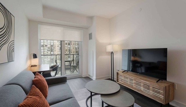 1 Bedroom/1 Bathroom Suite