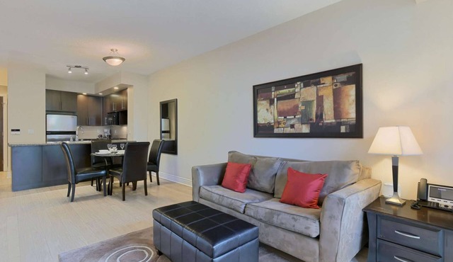 1 Bedroom/1 Bathroom Suite