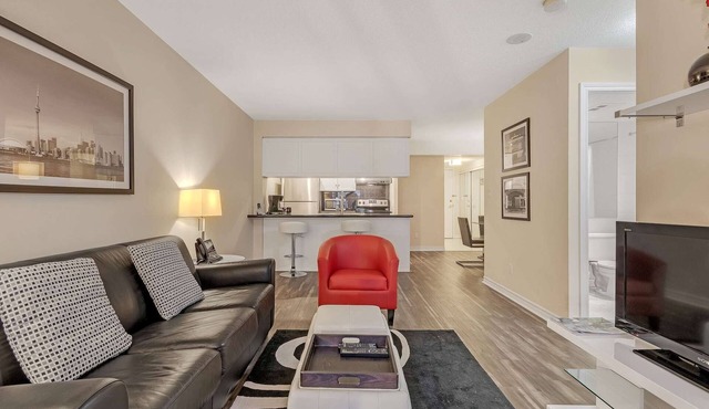 1 Bedroom/1 Bathroom Suite