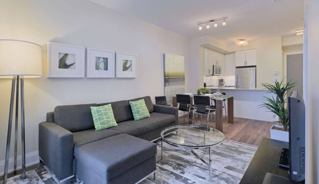 1 Bedroom/1 Bathroom Suite