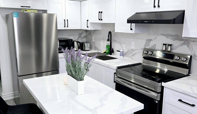 1-bedroom basement apartment near Toronto - free wifi and 1 free parking