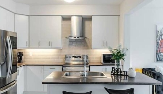 10 min drive from Niagara Falls -Luxury 4BR Villa
