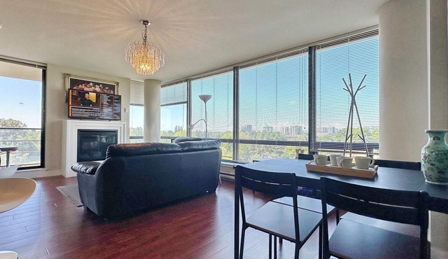 10 minutes to YVR, 2 bedrooms, 2 full bathrooms,high-rise with beautiful views