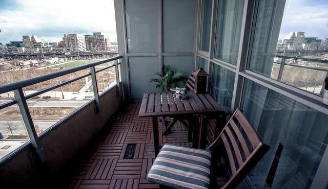 1200+sqft Luxury Corner Suite