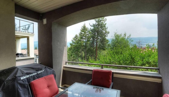 #1314 Pinnacle Pointe Condo