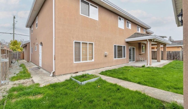 2 bed 1 bath cozy suite