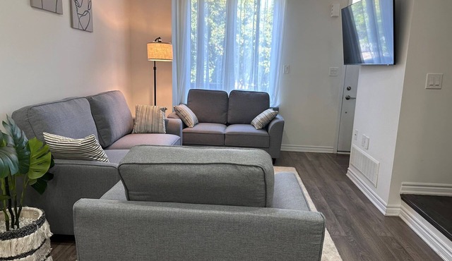 2 bed room 2 bathroom Cozy town house