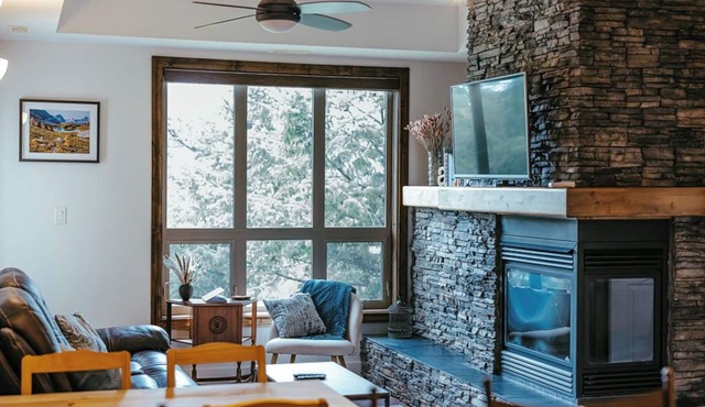 2 Bedroom - A/C - Pool - Hot tub