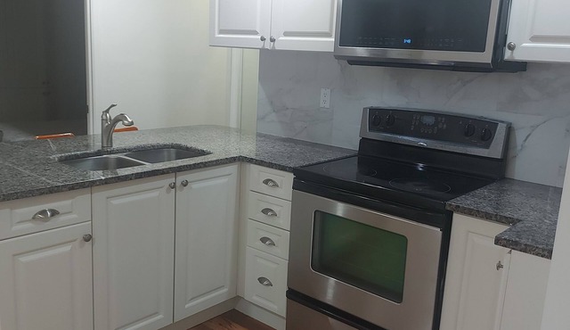 2 Bedroom Basement Apartment For Rent in Vaughan Canada. 647-400-4944.