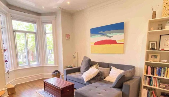 2-bedroom large impeccable apartment in fabulous Montréal.