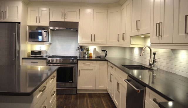 2 bedroom with Large Kitchen and Beautiful Patio