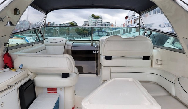 2-Bedroom Y Boat in amazing Downtown Vancouver