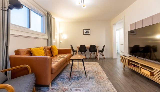 2 Bedrooms l Sleeps 4 Adults l Kitchenette