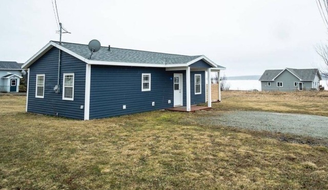 2 BR home 250m from Port Hood beach. Sleeps 6