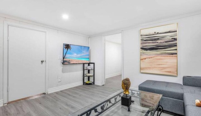 2 Units in 1! 5 Bedrooms /3 Bathrooms! PS4 & BBQ!
