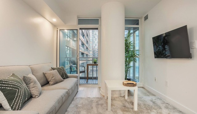 2BR Apartment in Toronto - Entertainment District