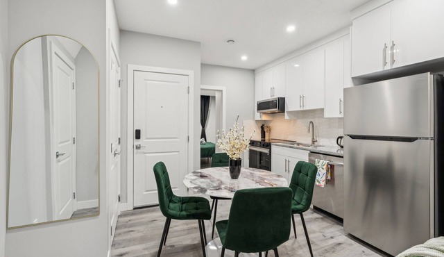2BR Basement Suite + Sofa Bed | Near Airport in Calgary