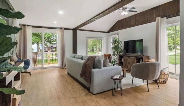 2BR Lakeside Oasis w/BBQ & Parking | Sleeps 5!
