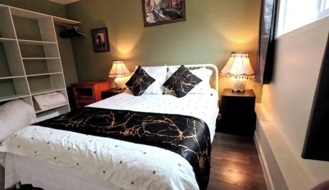 2BR Private Suite w/Parking, 30 mins to Vancouver