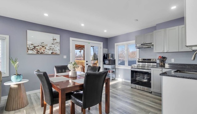 3 bdr upper, prime location