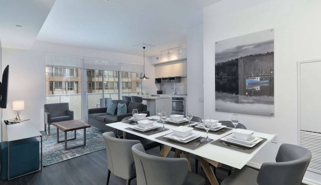 3 Bedroom/2 Bathroom Suite